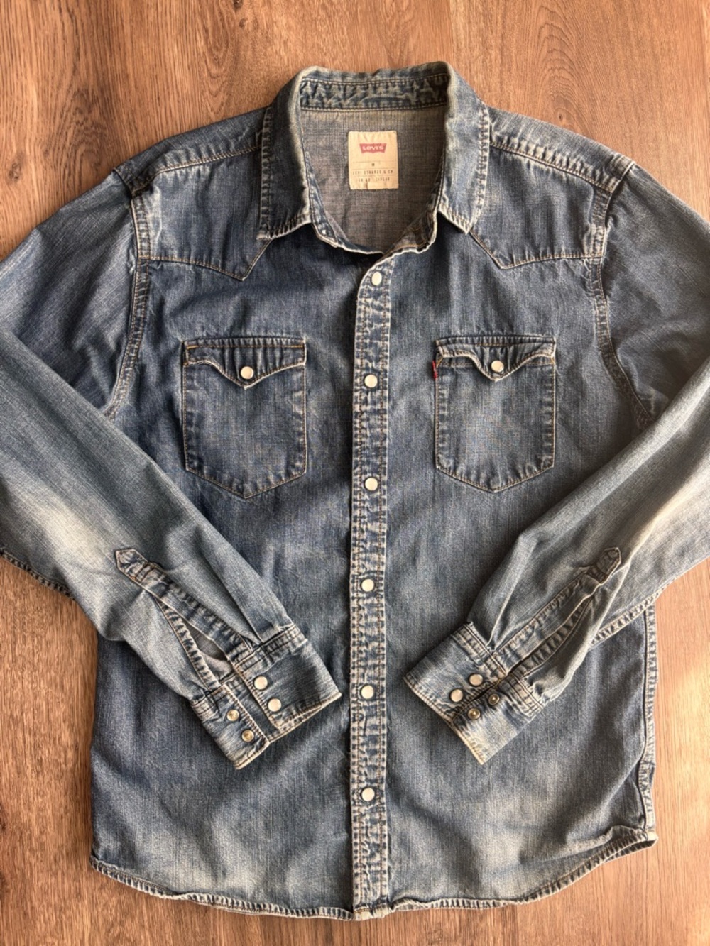 Levi's Barstow Western Denim Shirt with Pearl Snap Pockets Sz.M